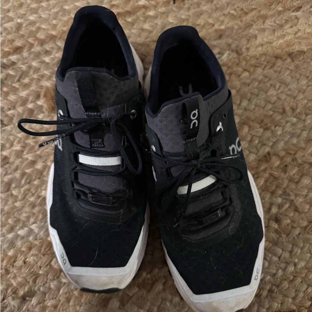 On Running Men's Black and White Athletic Shoes